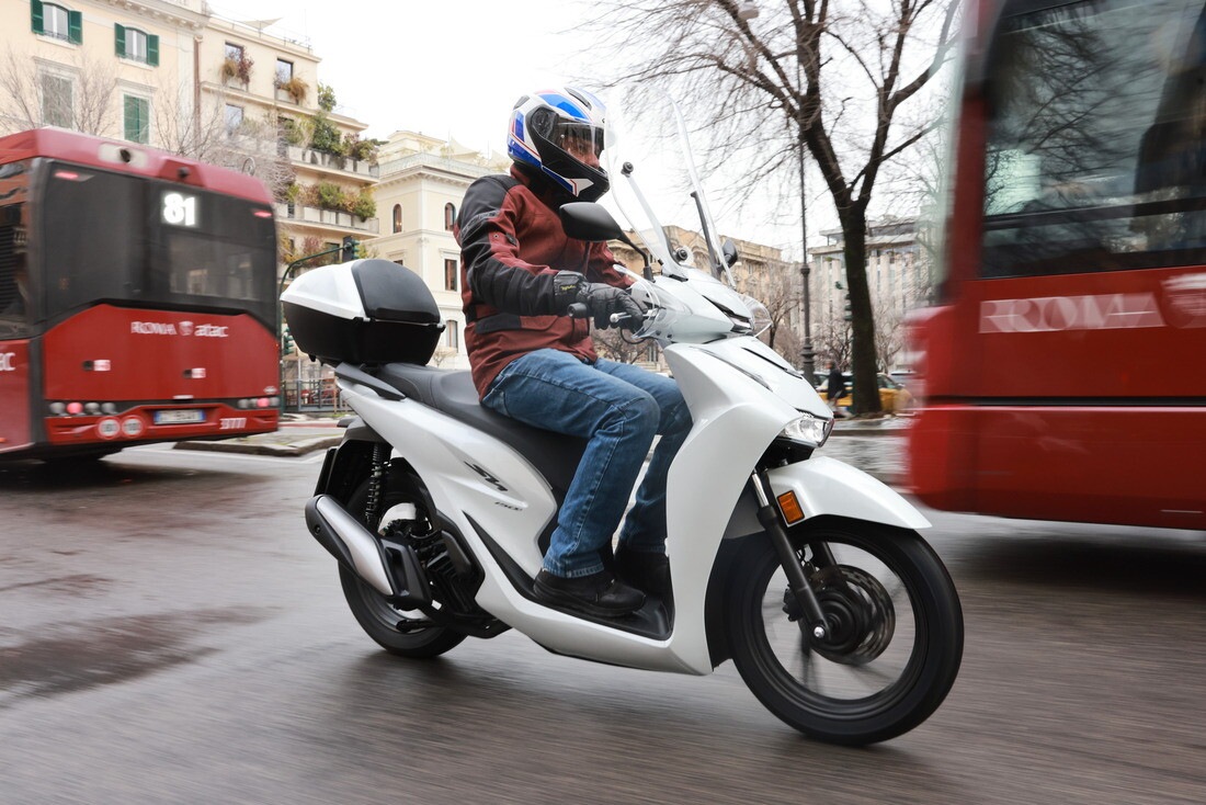 Honda SH125/150i 2026: le foto del test