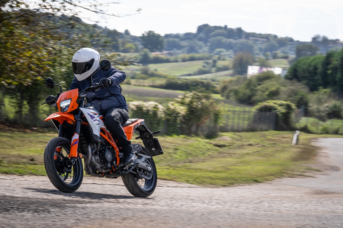 KTM 390 SMC R: l'opinione di InMoto "fuori dai denti"