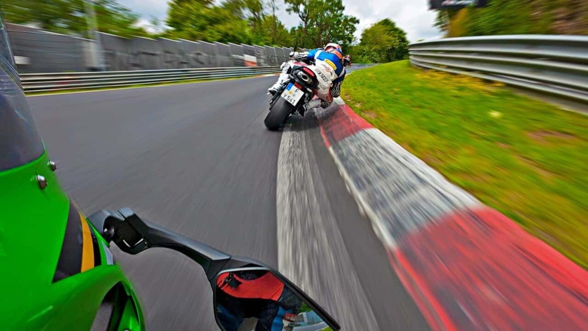 Una petizione e un crowdfunding per riportare le moto al Nürburgring
