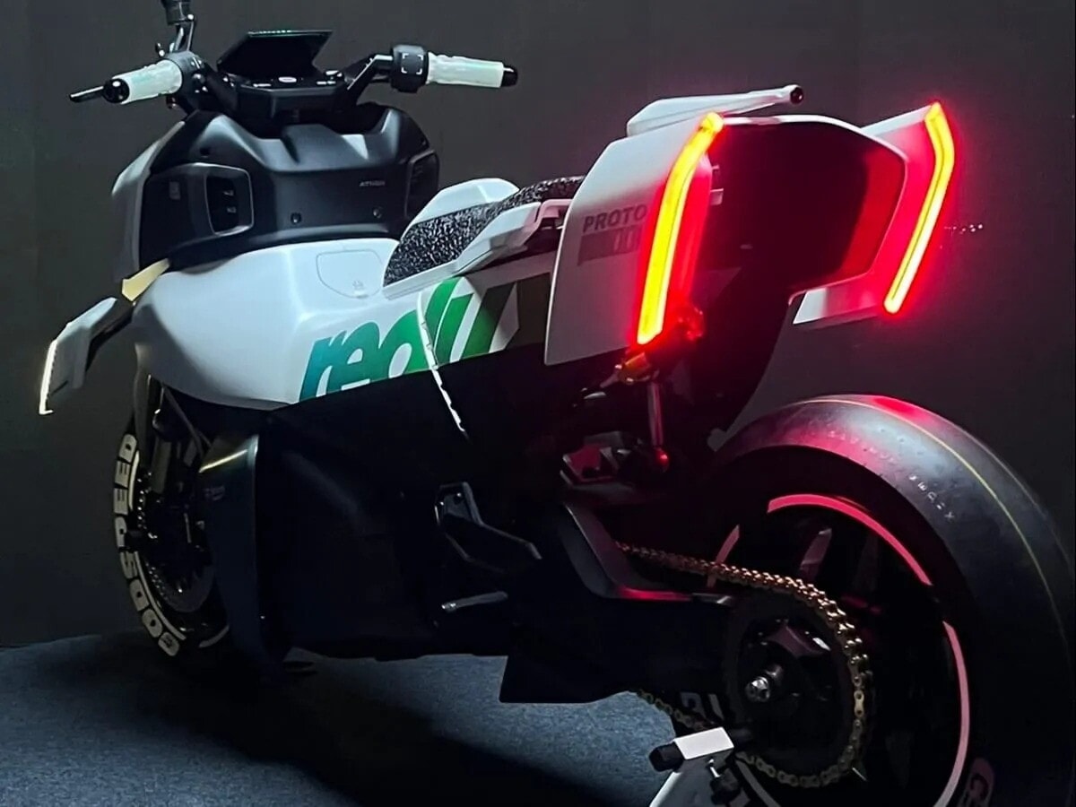 Ather Redux: le foto dello scooter-moto che arriva dal futuro