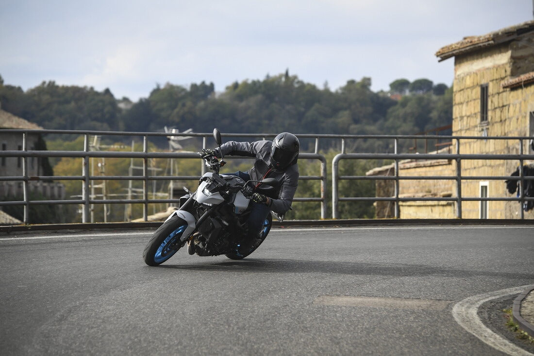 Yamaha MT-09 Y-AMT: le foto della prova