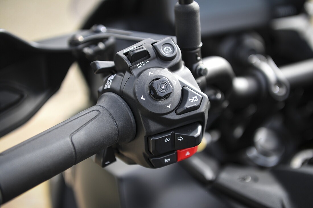 Yamaha Tracer 9 GT Y-AMT: le foto della prova