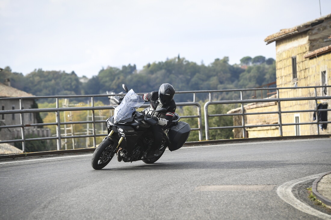Yamaha Tracer 9 GT Y-AMT: le foto della prova