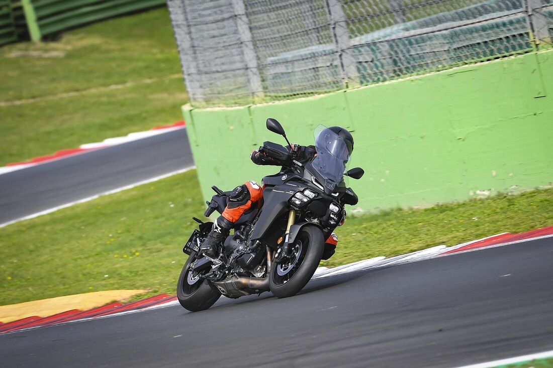 Yamaha Tracer 9 GT Y-AMT: le foto della prova