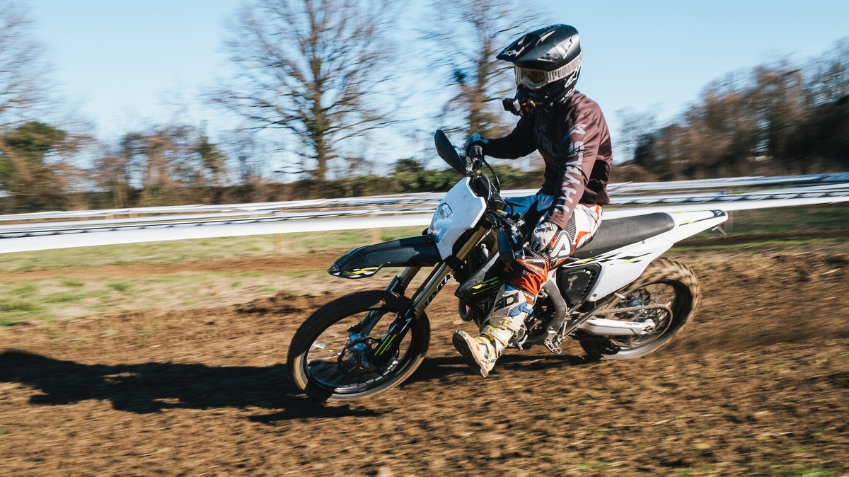 Test Triumph TF 250-E Special Edition: agonismo senza compromessi