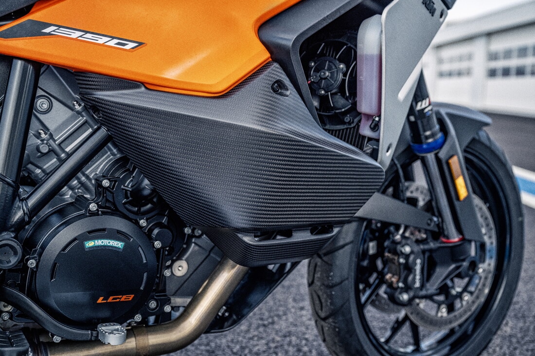 KTM 1390 Super Adventure S EVO: focus sui dettagli | FOTO