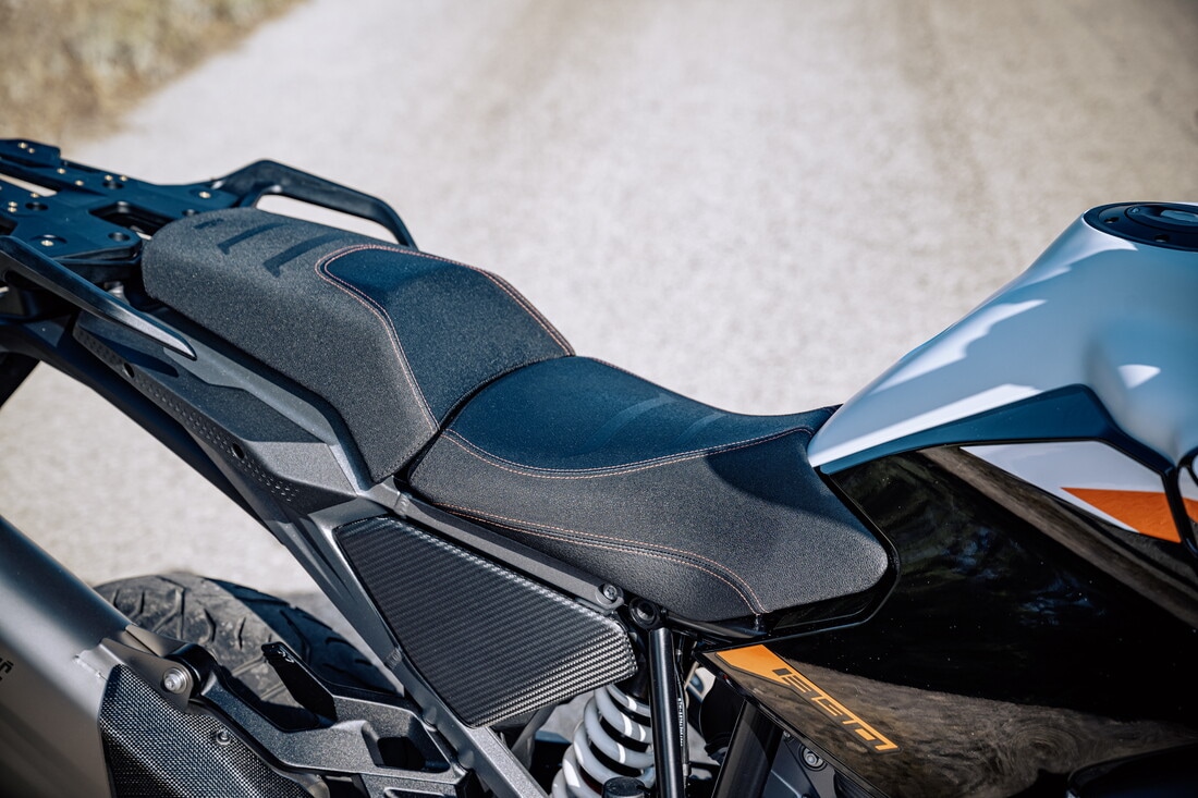 KTM 1390 Super Adventure S EVO: focus sui dettagli | FOTO