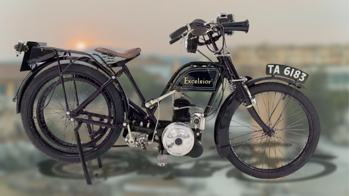 Quando le moto si avviavano a pedali: viaggio tra le due ruote più antiche della storia | FOTO