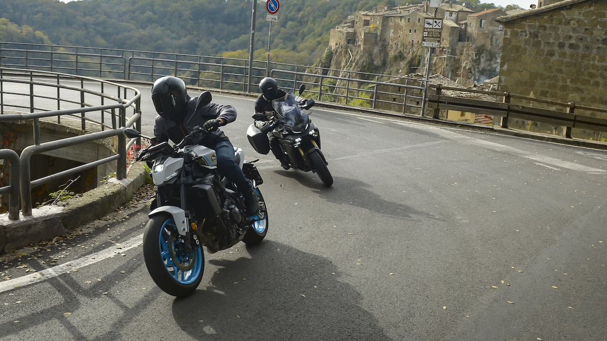 Yamaha, MT-09 e Tracer 9 GT con cambio Y-AMT: una nuova idea alla prova dei fatti