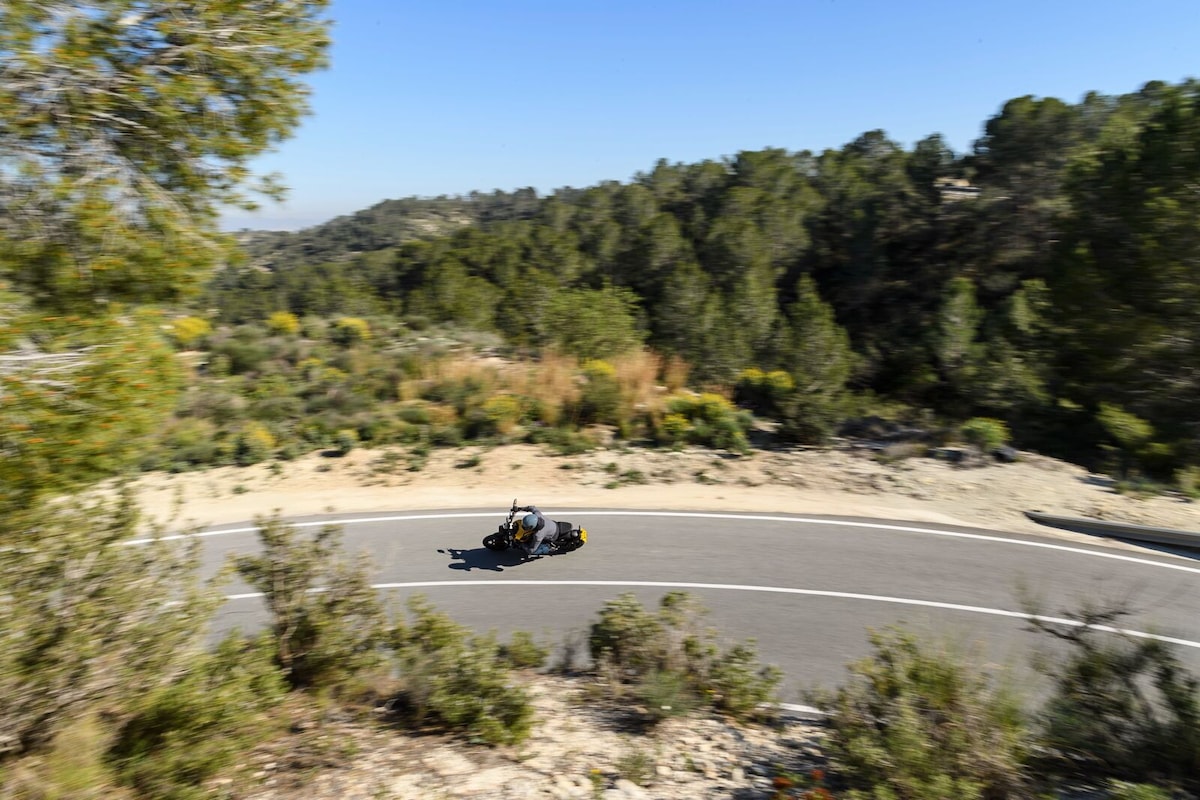 Triumph Trident 660 2026: LE FOTO DELLA PROVA