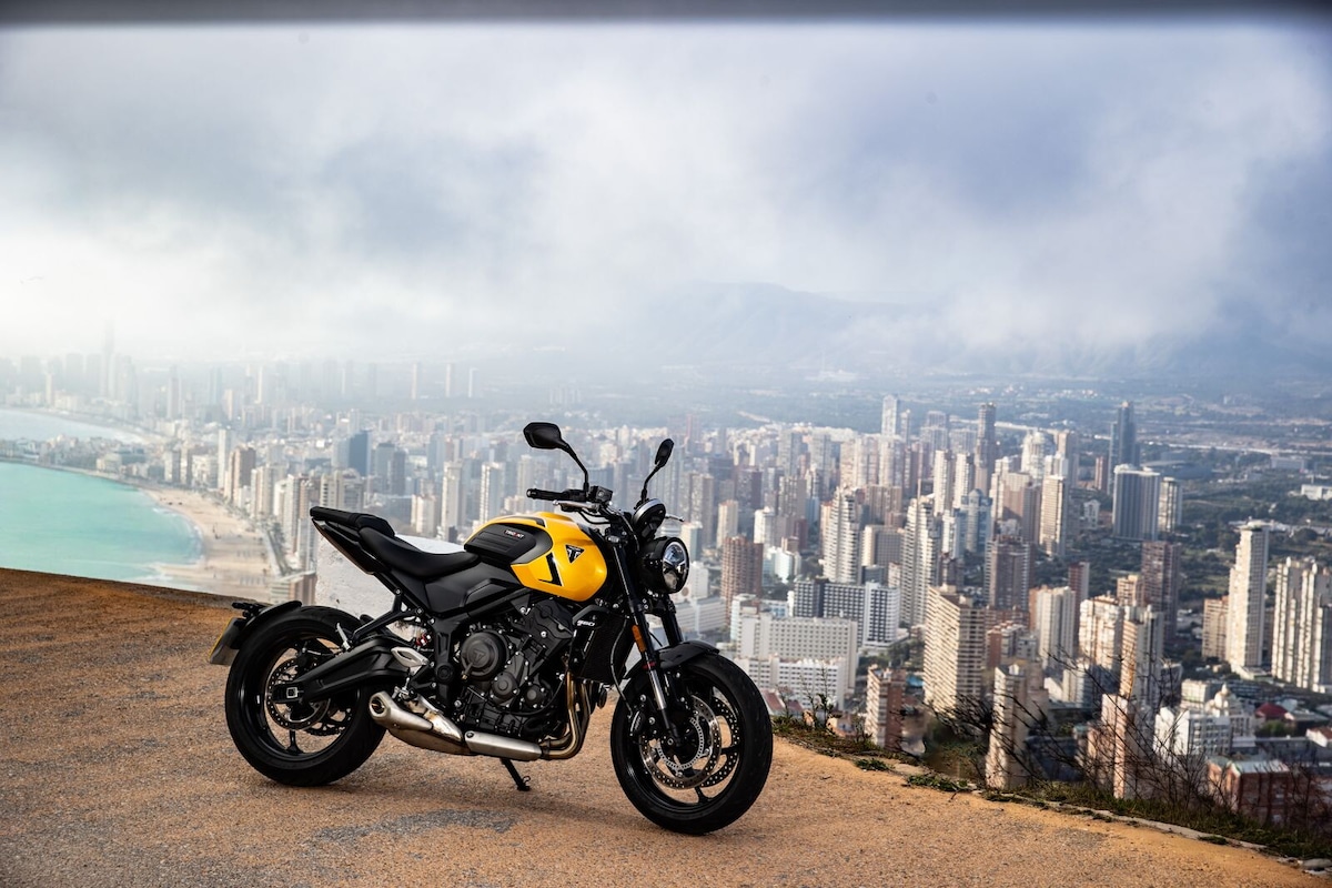 Triumph Trident 660 2026: LE FOTO DELLA PROVA