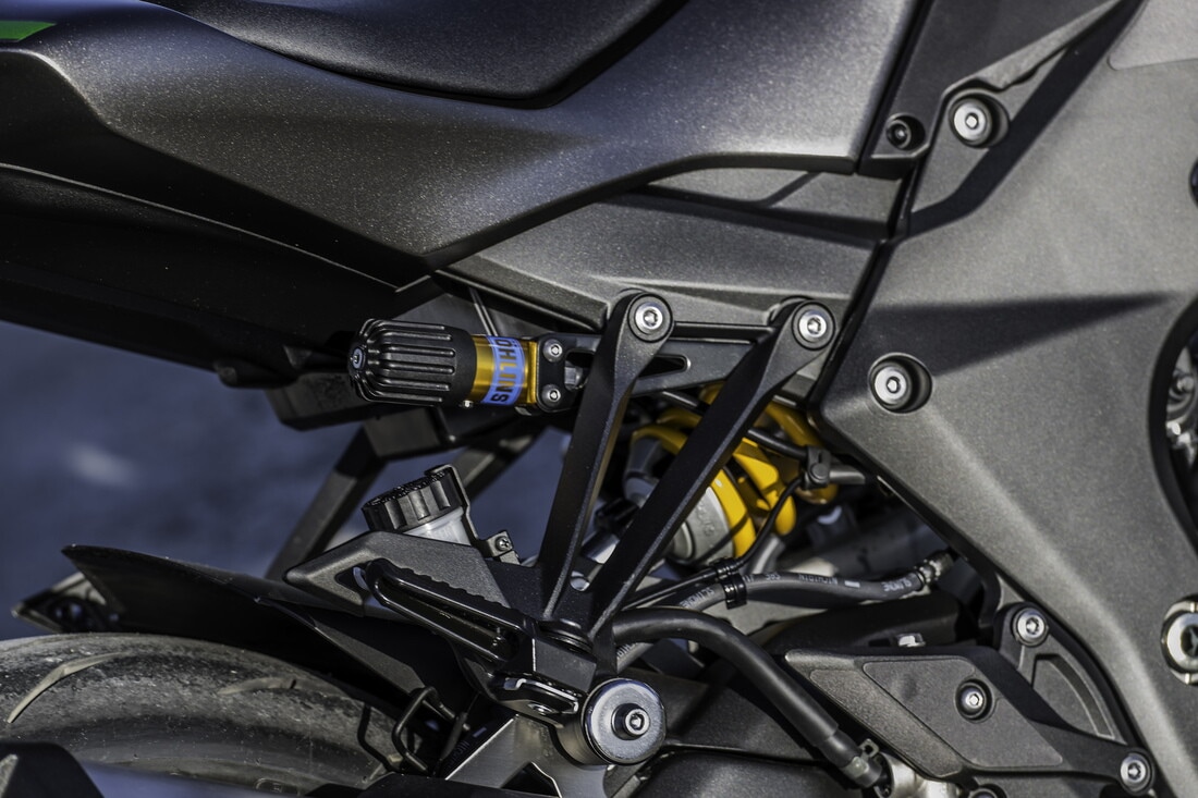 Kawasaki Z1100 SE: focus sui dettagli | FOTO