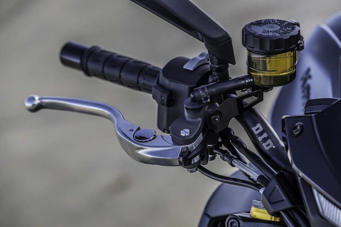 Kawasaki Z1100 SE: focus sui dettagli | FOTO