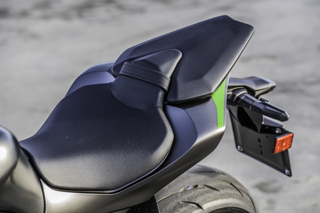 Kawasaki Z1100 SE: focus sui dettagli | FOTO