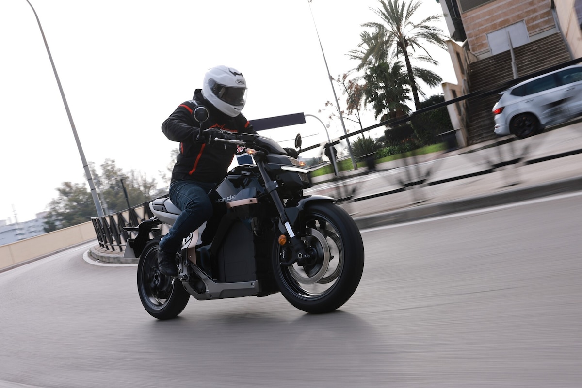 Honda WN7: la gallery del test