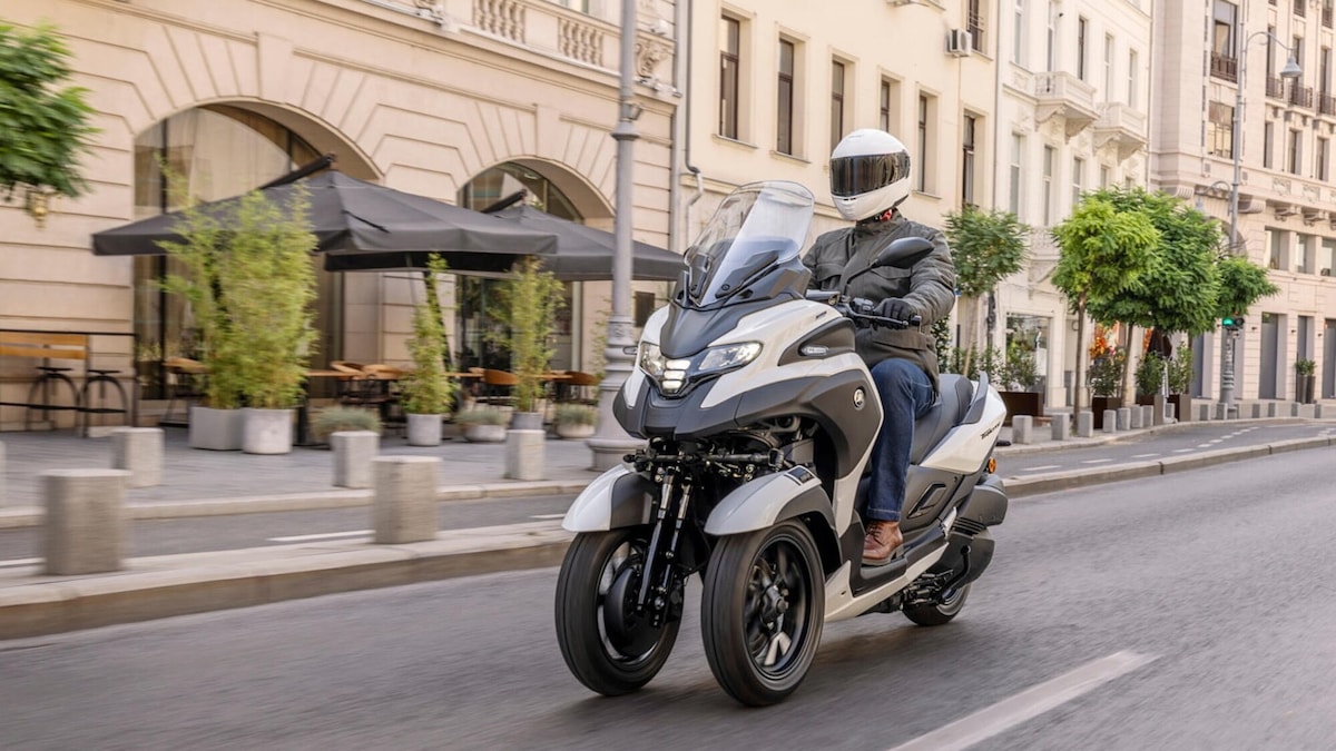 Yamaha Tricity 300 MY2026: debutta l’airbag su uno scooter di serie