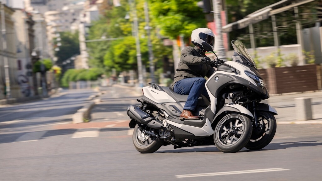 Yamaha Tricity 300 MY2026: il nuovo tre ruote Yamaha con airbag e tecnologia premium