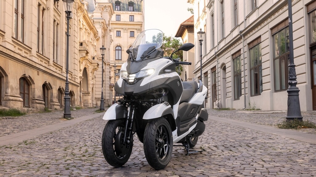 Yamaha Tricity 300 MY2026: il nuovo tre ruote Yamaha con airbag e tecnologia premium
