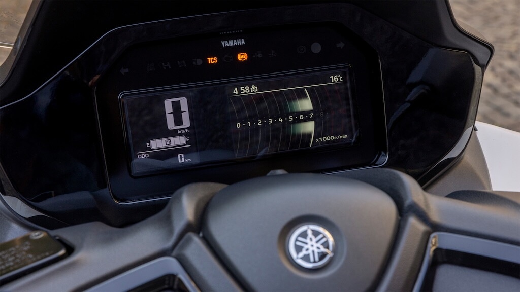 Yamaha Tricity 300 MY2026: il nuovo tre ruote Yamaha con airbag e tecnologia premium