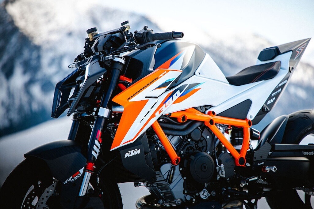 KTM 1390 Super Duke RR: le foto della nuova “Bestia”
