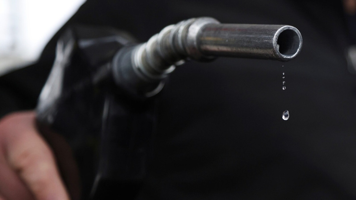 Il segreto del rifornimento: quel piccolo foro che controlla milioni di litri di benzina