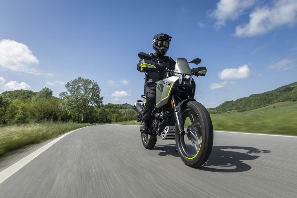 Benelli BKX 300 e 300 S: doppia chance per la patente A2
