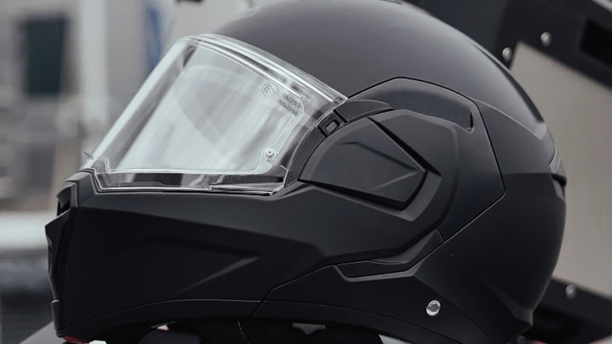 Caberg TRIP: il casco flip-back che trasforma il modulare in un vero 2 in 1