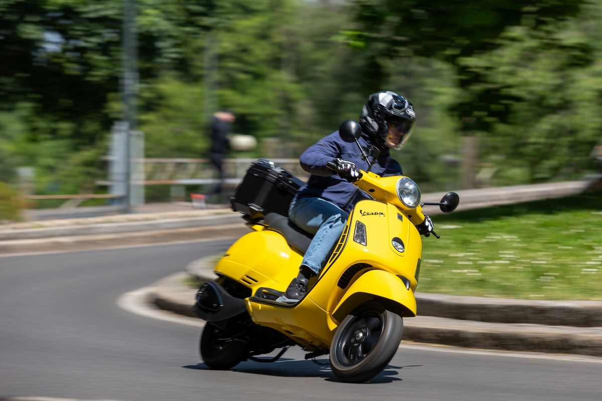 Le Vespa moderne diventano elettriche con un kit (che non costa tanto)