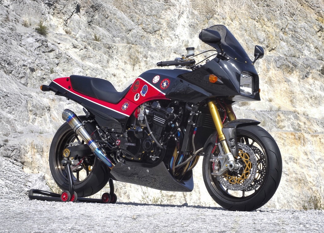 Kawasaki GPZ900R, con il restomod diventa più cattiva (e più bella?) che mai