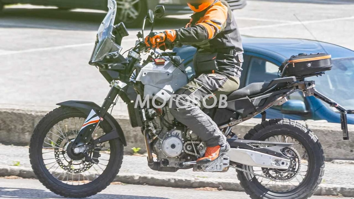 KTM dice addio al monocilindrico 390? Ecco le foto spia della 490 Adventure