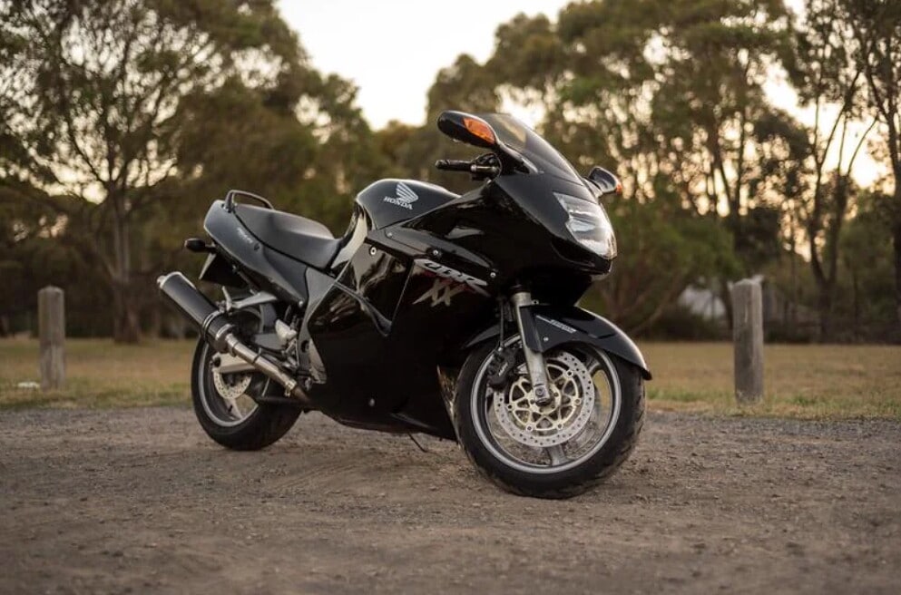 Honda CBR 1100 XX Super Black Bird, 30 anni a 300 km/h