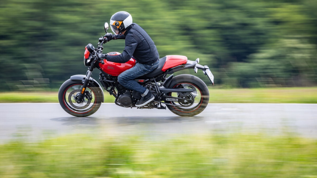 Royal Enfield Guerrilla Apex: le FOTO della prova