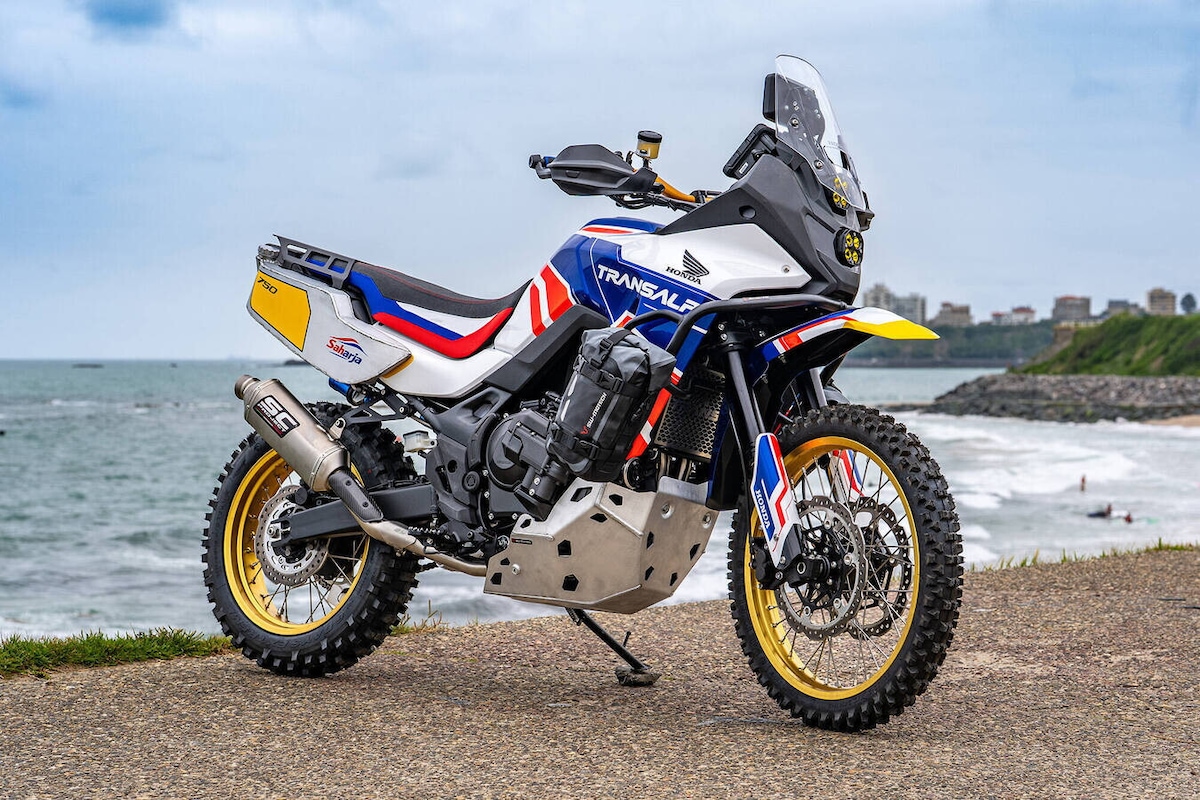 LE FOTO delle 10 special Honda in gara al Wheels & Waves di Biarritz