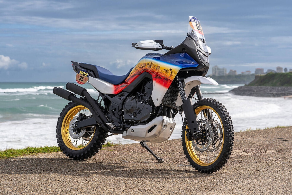 LE FOTO delle 10 special Honda in gara al Wheels & Waves di Biarritz