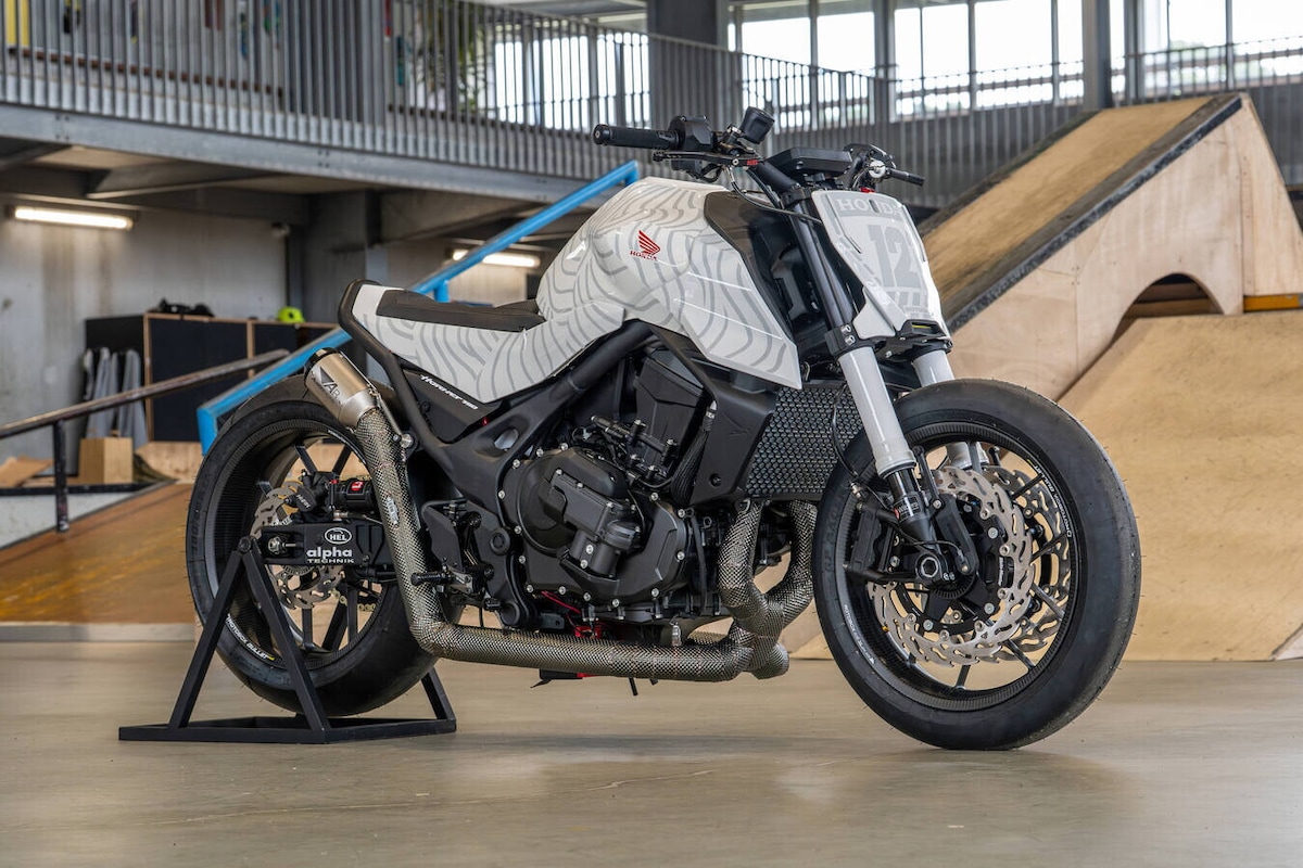 LE FOTO delle 10 special Honda in gara al Wheels & Waves di Biarritz