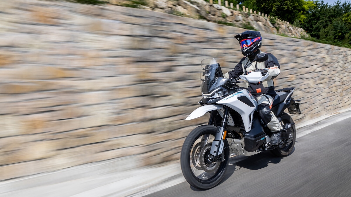 CFMOTO 1000MT-X: le foto della prova