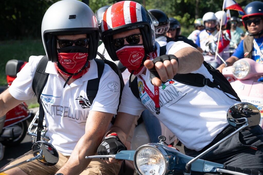 Le Vespe invadono Roma: LE FOTO della grande festa