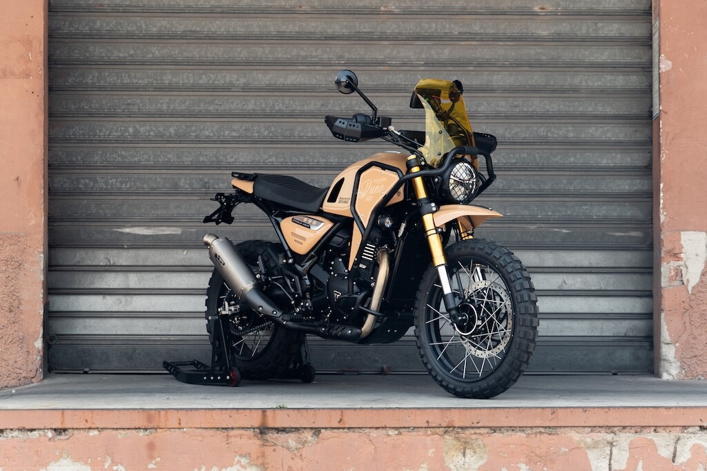 Triumph Dune 400: le foto della Scrambler che sogna i grandi rally nel deserto