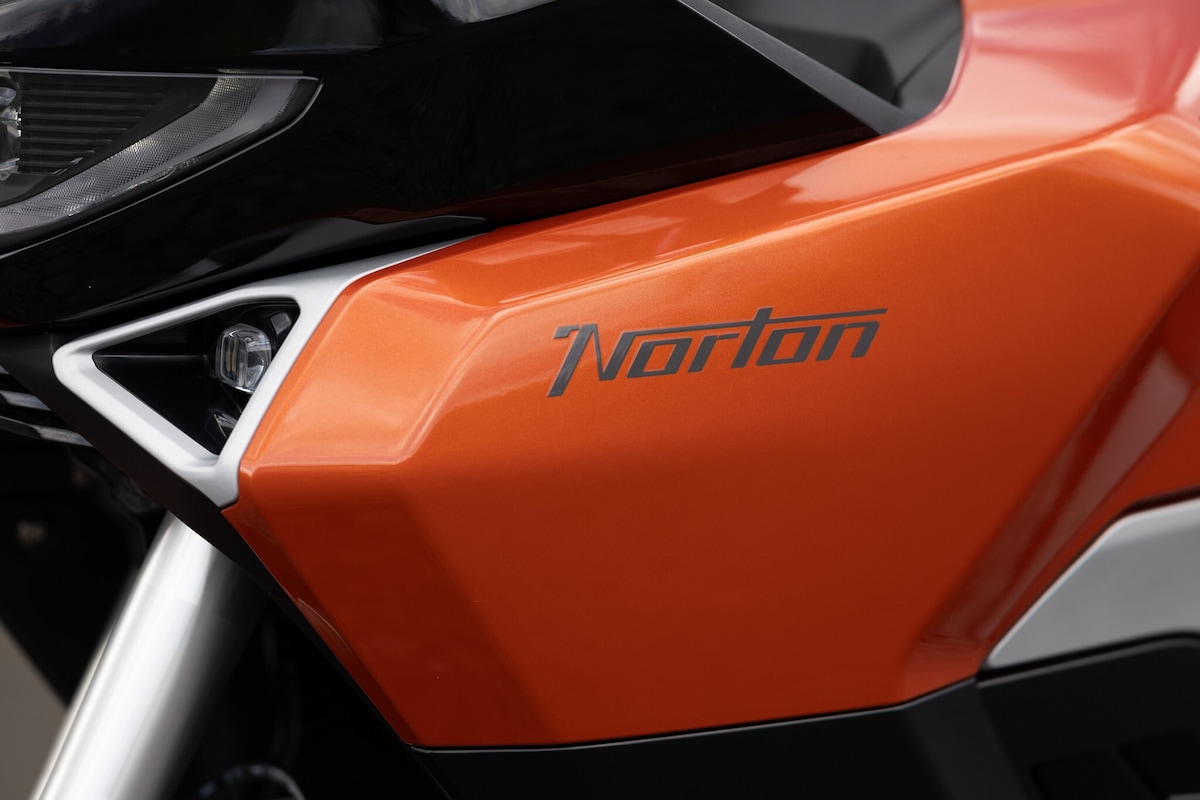 Norton Atlas: le foto della prova