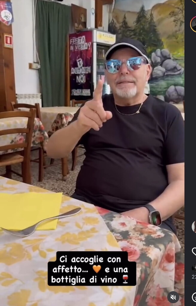 Vasco Rossi in moto su una BMW R 1300 GS al Lago Santo: Le foto