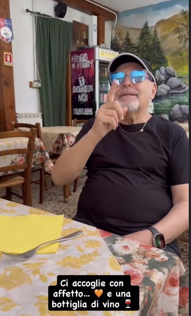 Vasco Rossi in moto su una BMW R 1300 GS al Lago Santo: Le foto