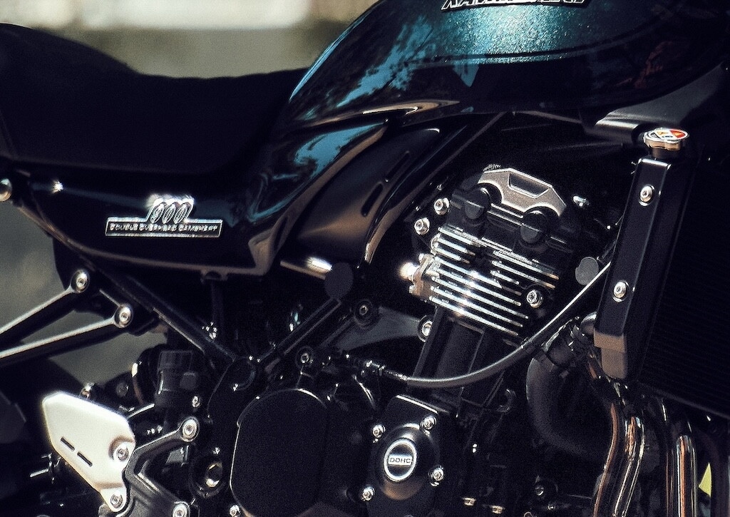 Kawasaki Z900RS,il vintage incontra la modernità: le foto