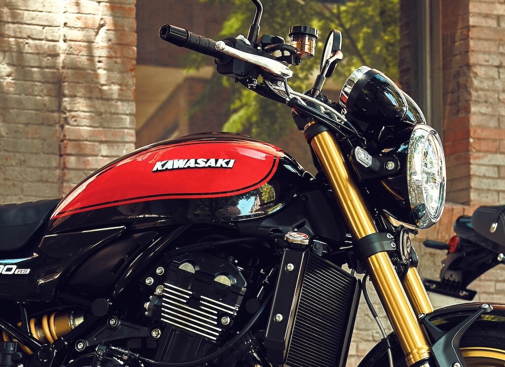 Kawasaki Z900RS,il vintage incontra la modernità: le foto