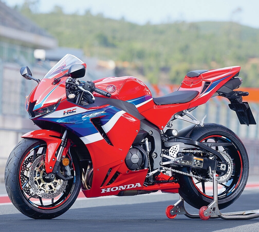 CB1000GT, Hornet e CBR600RR: Honda fa chiarezza su ritardi e consumo di olio