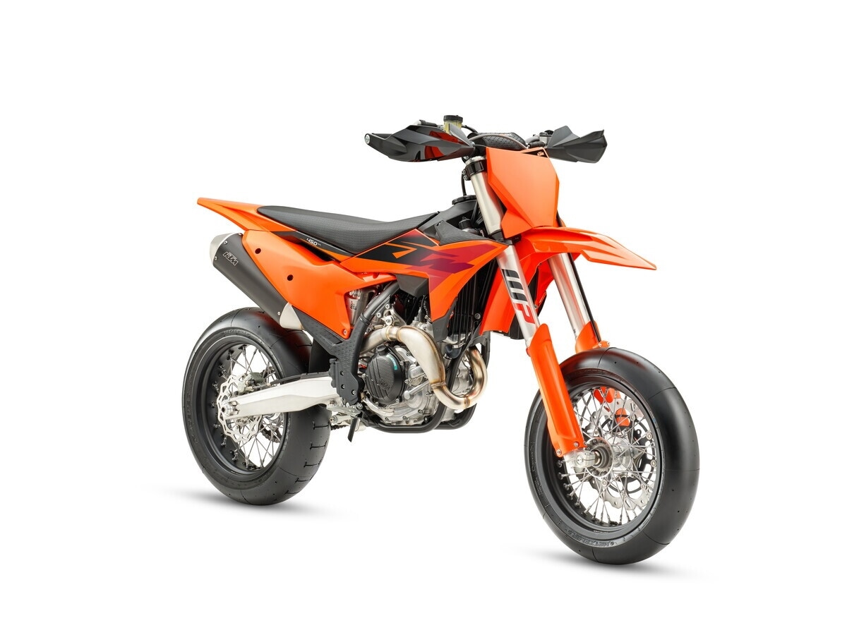 KTM 450 SMR 2027, una piccola pistaiola: le foto