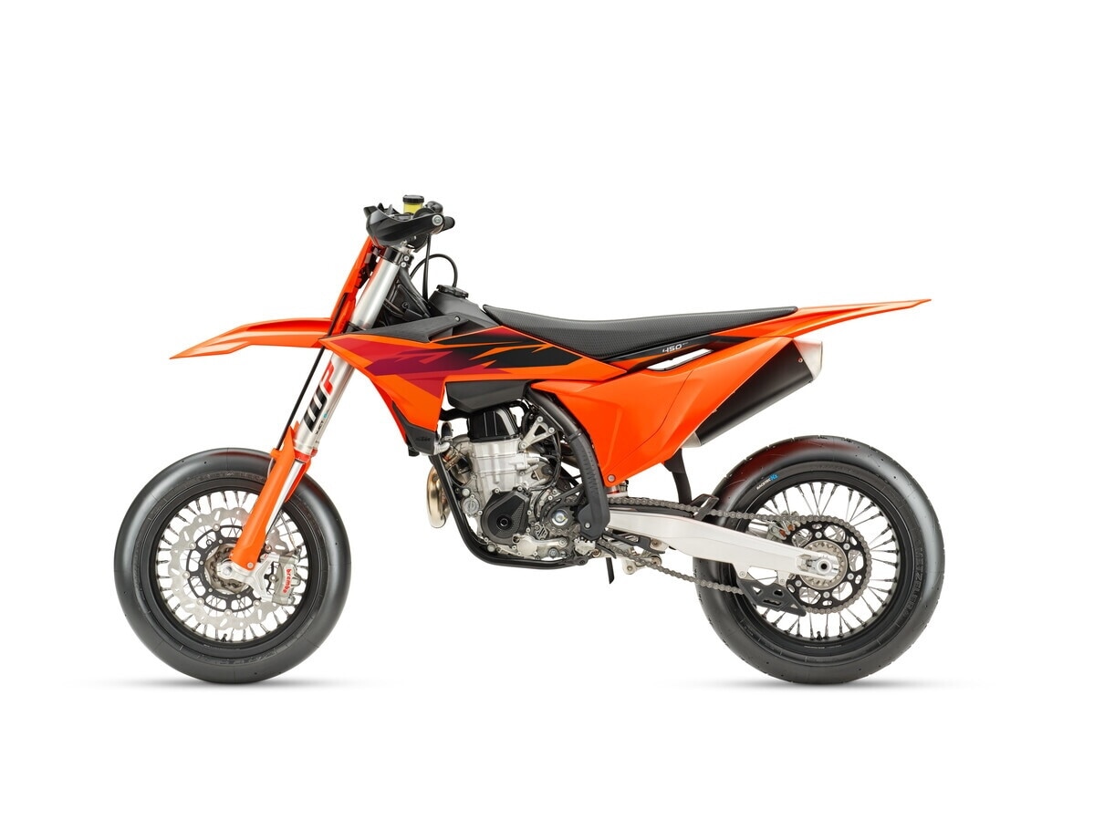 KTM 450 SMR 2027, una piccola pistaiola: le foto