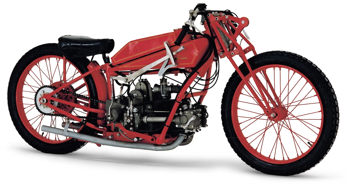 Le moto che hanno fatto la storia di Moto Guzzi: dalla Normale del 1921 alla California 1400 del 2013