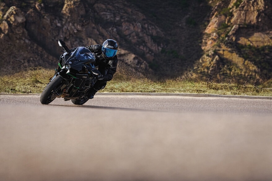 Kawasaki Ninja H2 , torna nel 2027: le FOTO