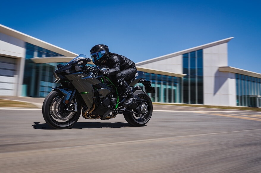 Kawasaki Ninja H2 , torna nel 2027: le FOTO