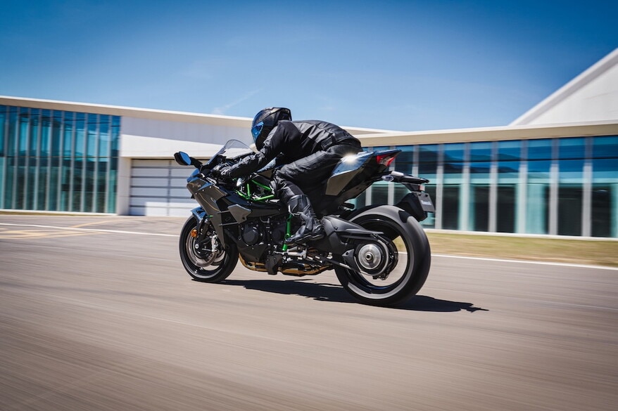 Kawasaki Ninja H2 , torna nel 2027: le FOTO